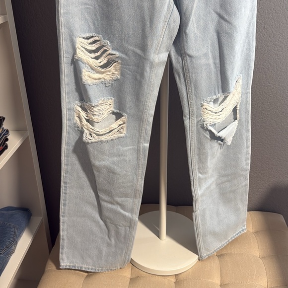 24 HR SALE Levi’s 94’ Baggy Jeans - Picture 2 of 7